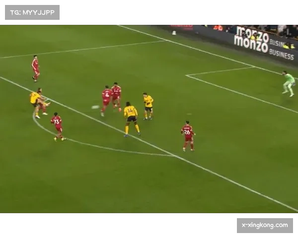 利物浦范戴克科纳特中卫组合稳定性不足，高空球防守存在隐患